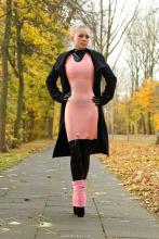  009-Ballet_heels_walk_in_latex.jpg