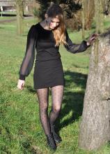  candid_pantyhose_1546_black_polka_dots.jpg thumbnail