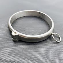  steel_lockable_collar-03.jpg