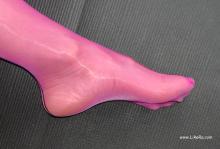  shiny_pink_pantyhose_back_seams_IMG_E6342.jpg thumbnail