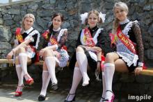  schoolgirls-09_white_knee_highs_pantyhose.jpg thumbnail