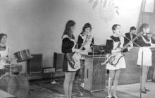 schoolgirls-01-bass_guitar.jpg thumbnail