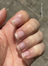  nails_Anny_Ridge_filler-Essie-top_IMG_0419.jpg