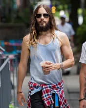  men-nail-polish-05_jared_leto.webp