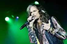  men-nail-polish-07_steven_tyler.webp