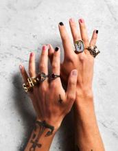  men-nail-polish-40_Harry_Styles.jpg