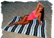  pantyhose-beach-06.jpg