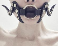  unusual-gag-101_ring_haute_couture.jpg