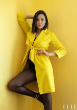  gal-gadot-actress-brunette-legs-stockings-hd-wallpaper-preview.jpg thumbnail