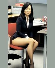  Lucy_Liu-08_black_pantyhose.jpg thumbnail