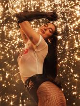  dua_lipa-10_in_fishnet_pantyhose.jpg