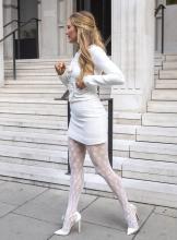  Blake_Lively-04-white_patterned_pantyhose_high-heels.jpg thumbnail