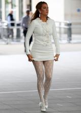  Blake_Lively-01-white_patterned_pantyhose.jpg thumbnail